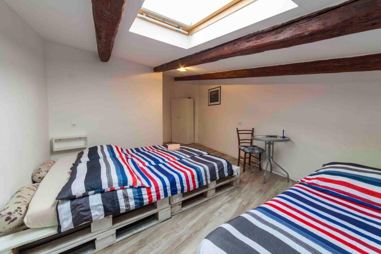Hostel Mare Шибеник Экстерьер фото
