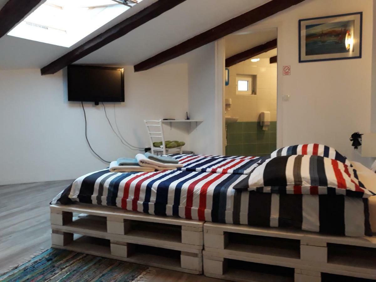 Hostel Mare Шибеник Экстерьер фото